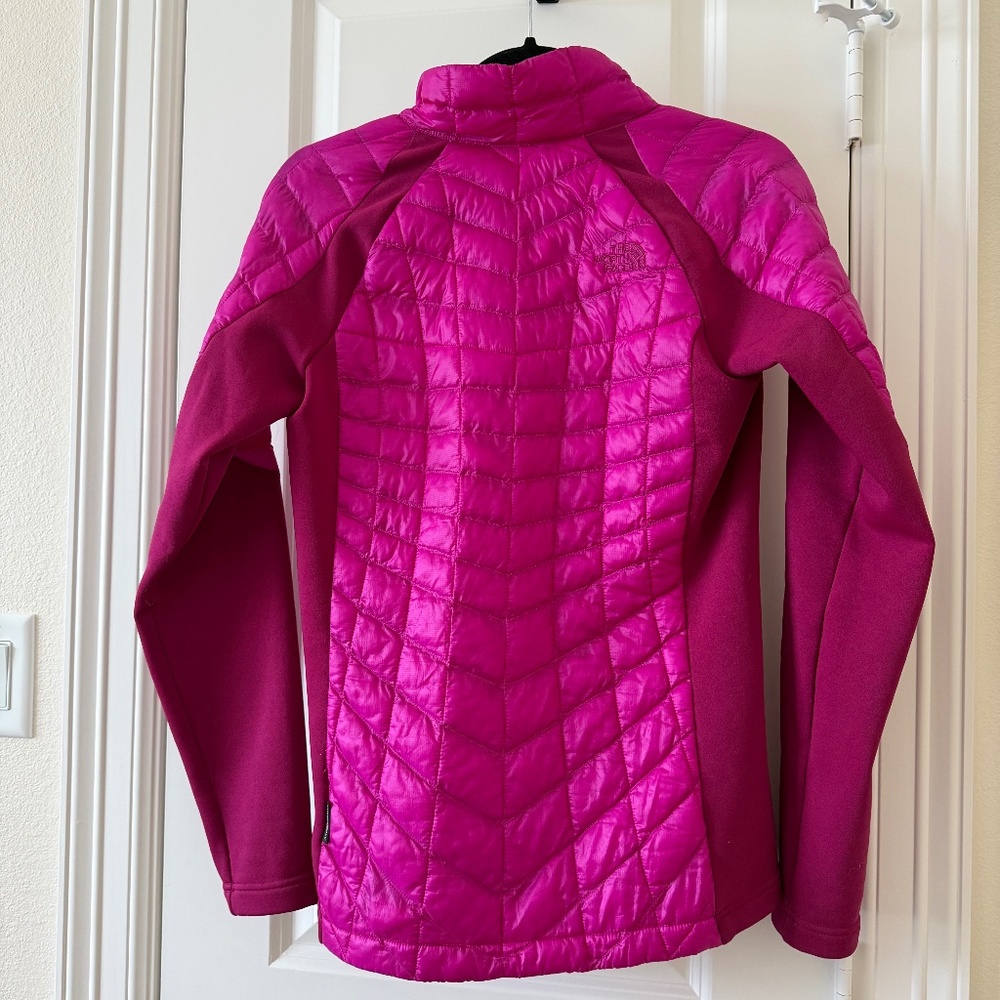 The North Face Momentum Thermoball Hybrid Jacket - Picture 6 of 6